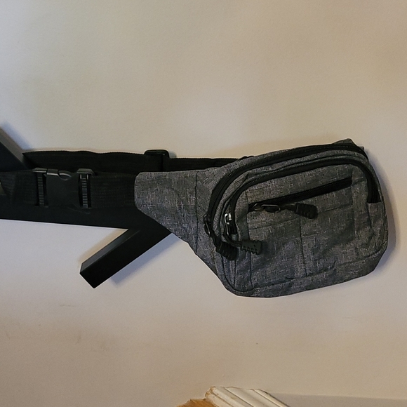 Fanny pack/cross body bag - Picture 3 of 4